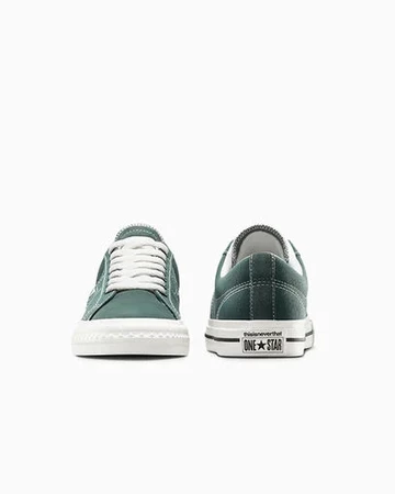 thisisneverthat x Converse One Star Pro von vorne