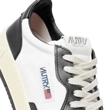 Autry Medalist Black White