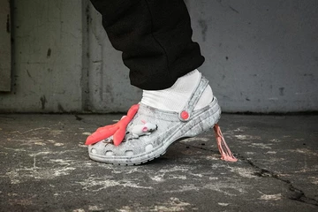 Staple Crocs Sidewalk Luxe Classic Clog