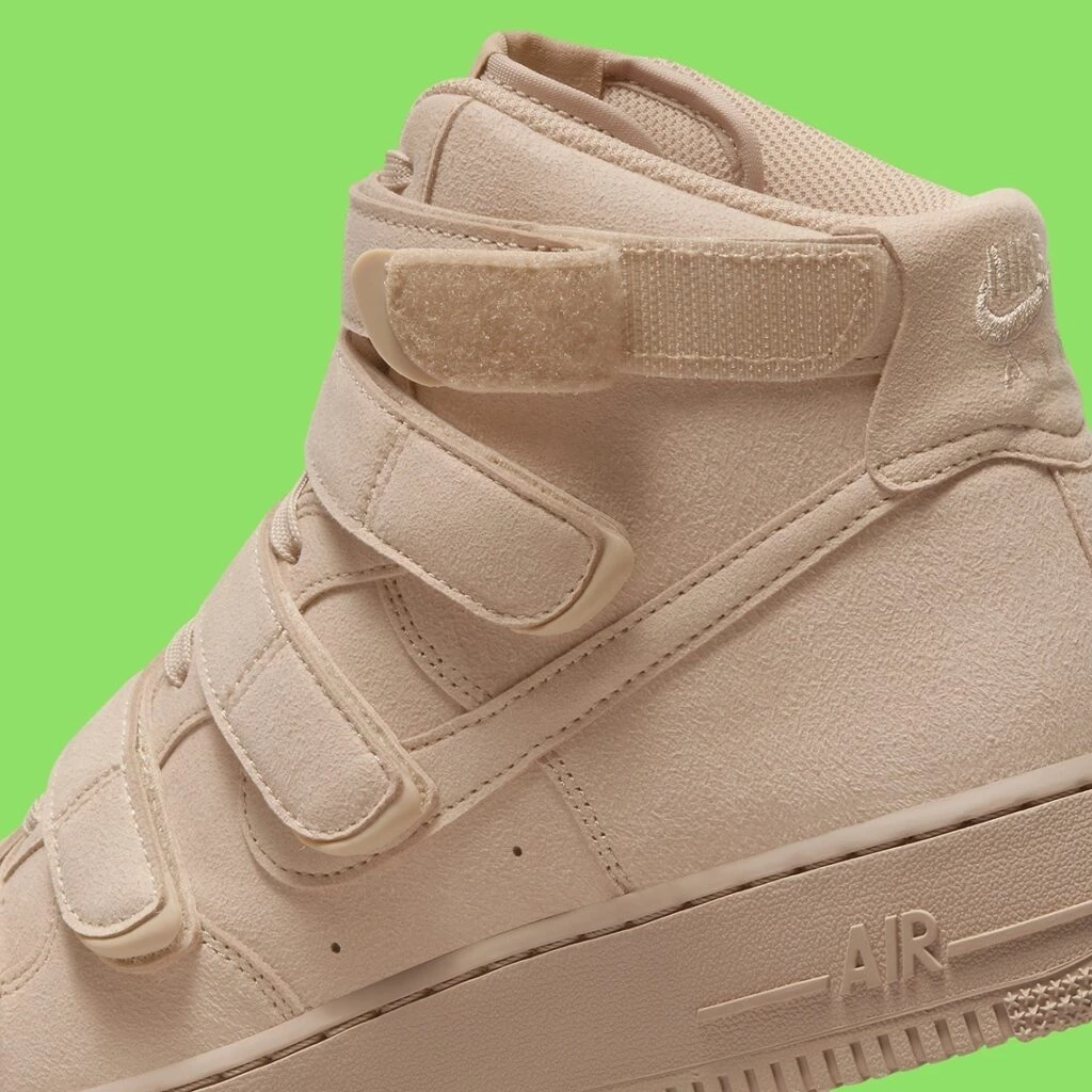 エアーフォース 1 High Billie Eilish オリーブ Air Force 1 High x Billie Eilish Sequoia On Foot Sneaker