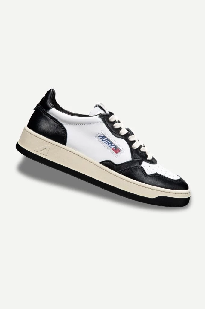 【AUTRY】◆Medalist Low Sneakers WHT/BLACK◆AULM-WB01◆ AULW-WB01 - MEDALIST LOW SNEAKERS IN TWO-TONE LEATHER COLOR
