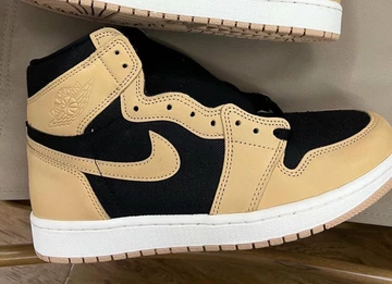 Air Jordan 1 High Heirloom