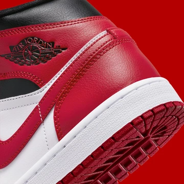 Jordan 1 Mid Bred Toe