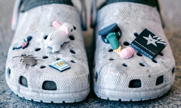 Staple Crocs Sidewalk Luxe Classic Clog