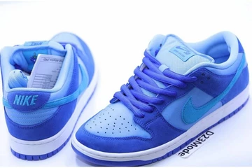 Nike SB Dunk Blue Raspberry