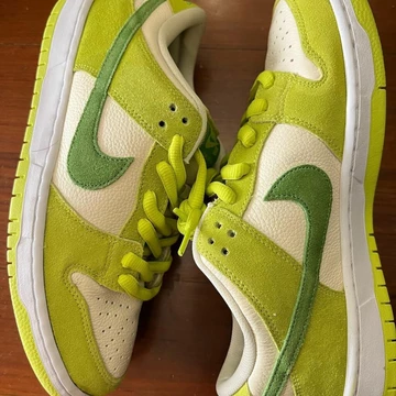 Nike SB Dunk Low Green Apple