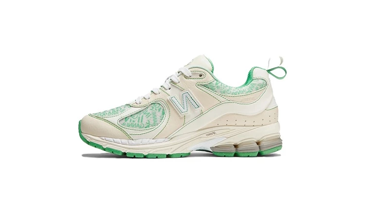 GANNI New Balance 2002R Turtledove