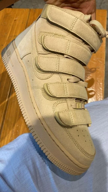 Billie Eilish Air Force 1