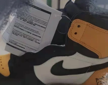 Air Jordan 1 High Yellow Toe