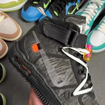 Off-White Air Force 1 Mid Black