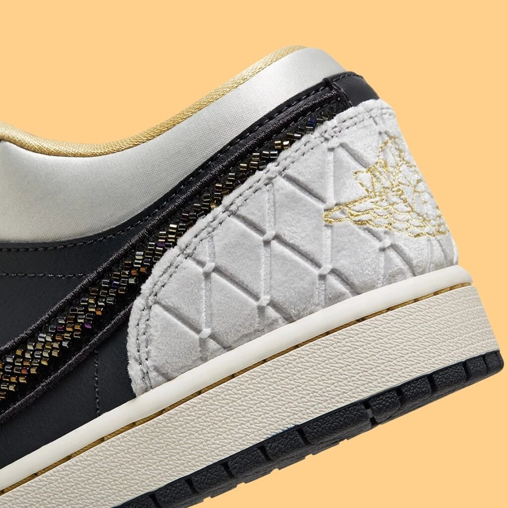 Jordan 1 Low Beaded Swoosh DV1762-001 | Dead Stock display picture 3
