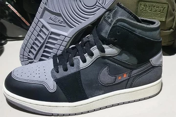 Air Jordan 1 Mid Inside Out Black