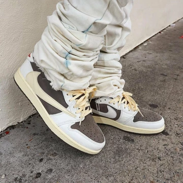 Travis Scott Jordan 1 Low Reverse Mocha
