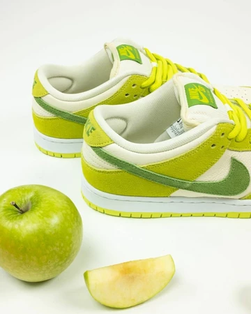 SB Dunk Low Sour Apple