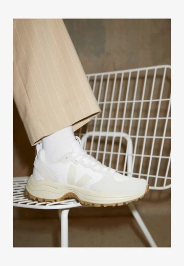 Veja Venturi White Natural