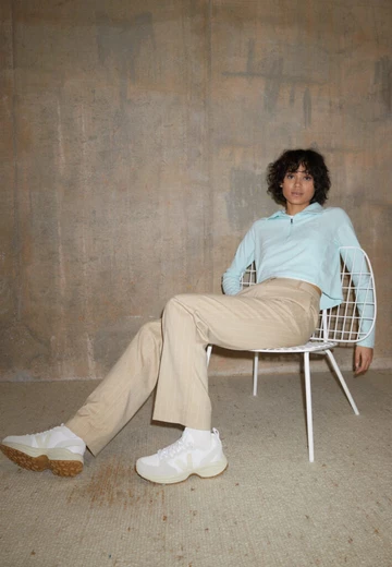 Veja Venturi White Natural