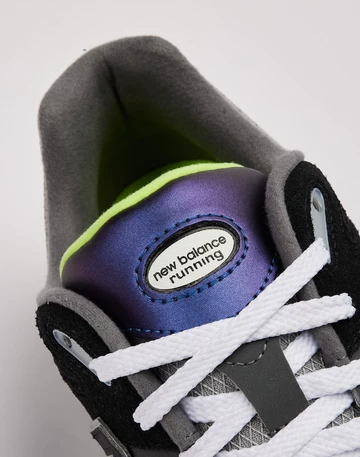 DTLR New Balance 2002R Purple Noir Detailbild