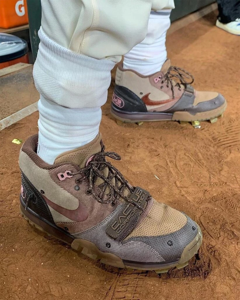 Travis Scott Nike Air Trainer Wheat Dead Stock