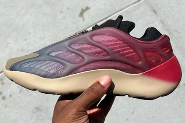 Yeezy 700 V3 Fade Carbon
