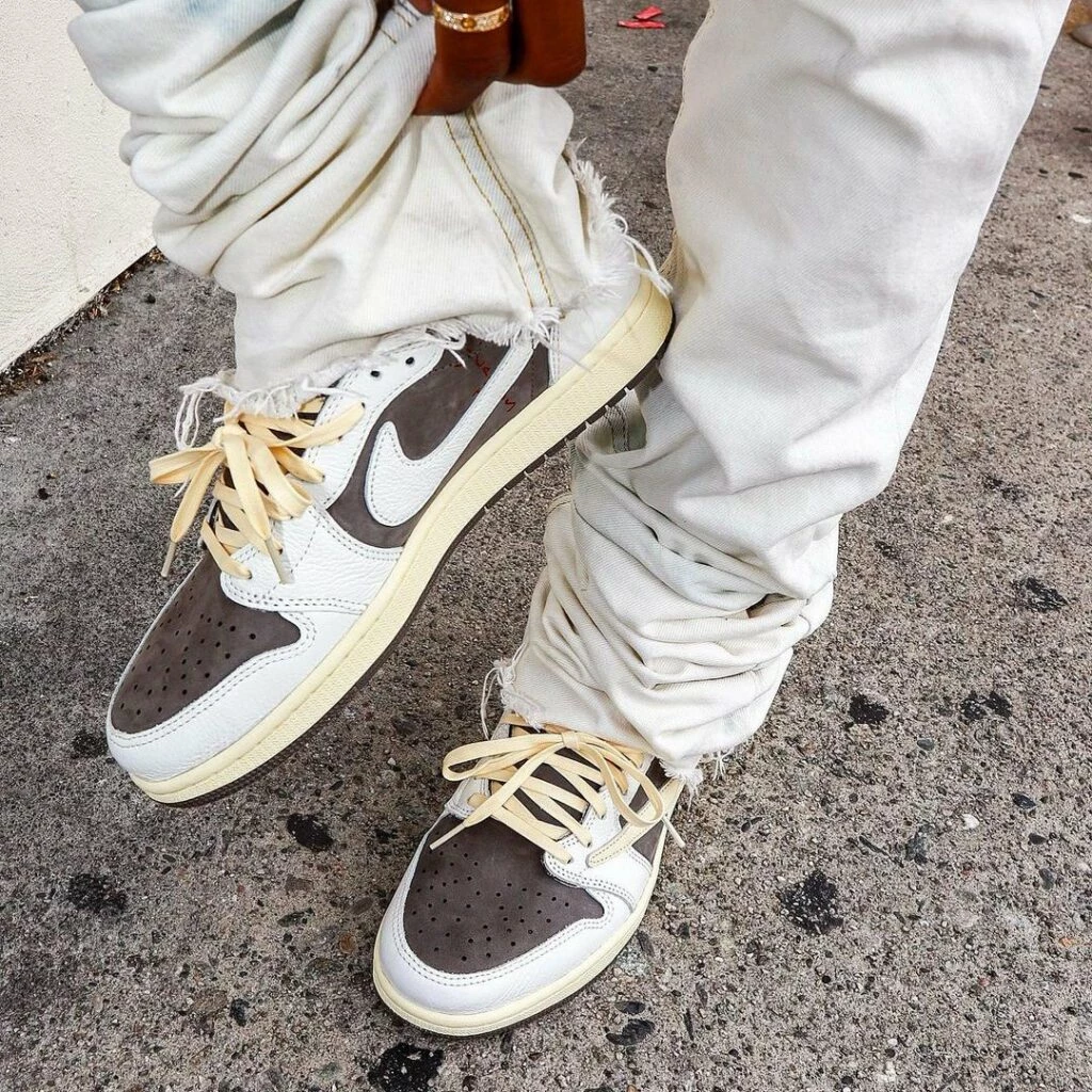 専用Travis Scott Jordan 1 Reverse Mocha Reverse Mocha” Air Jordan 1 Retro Low OG SP Travis Scott