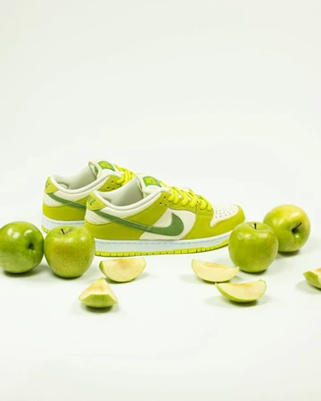 SB Dunk Low Sour Apple