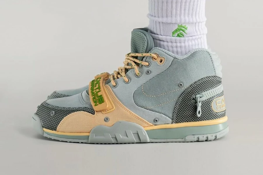 Travis Scott Nike Air Trainer Grey Haze DR7515-001 Dead Stock