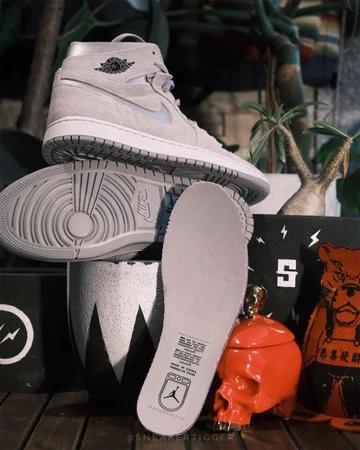 Jordan 1 Zoom CMFT Medium Grey