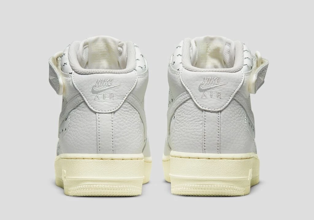 Air Force 1 Mid Star Shaped DV3451-100 | Dead Stock