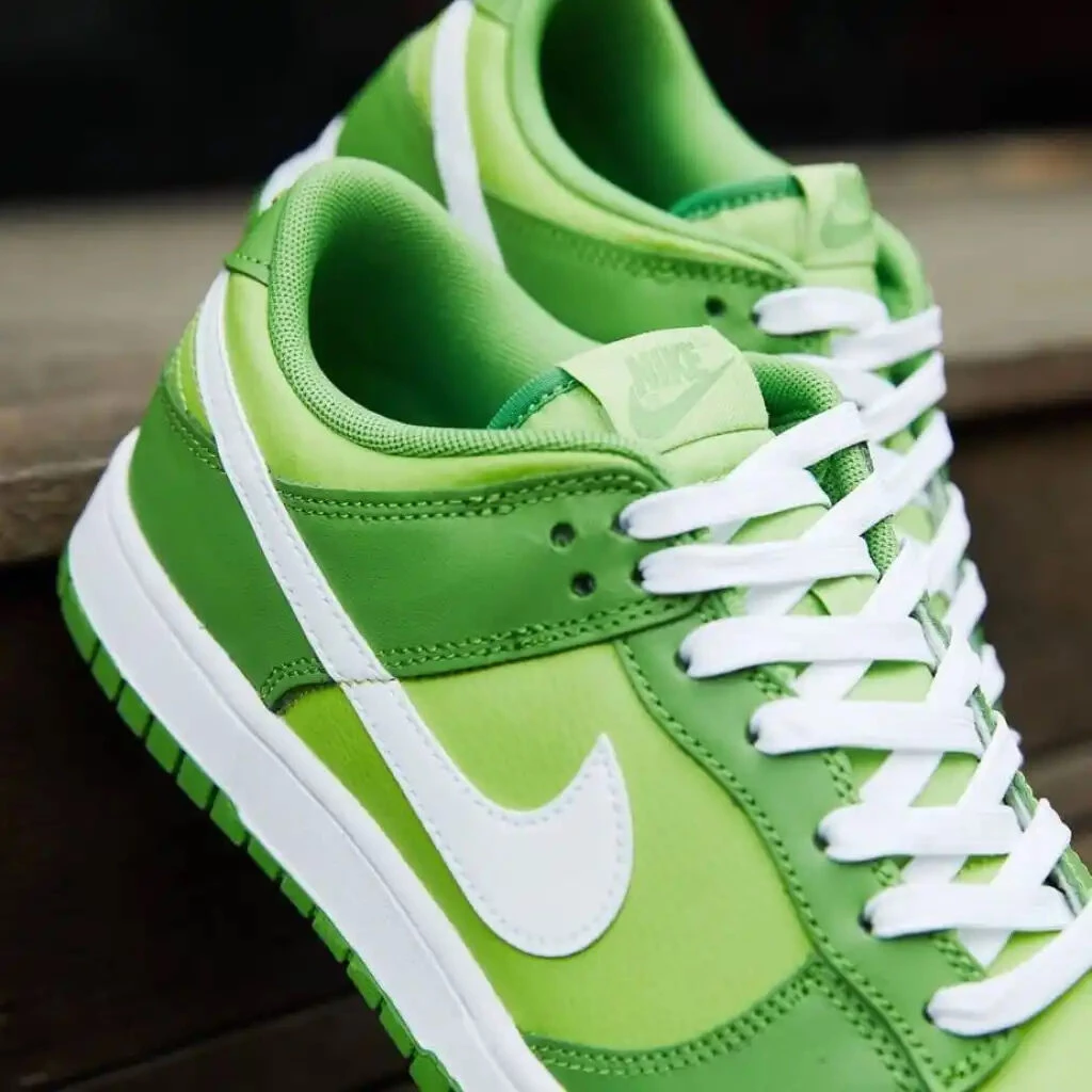 Nike dunk kermit hotsell