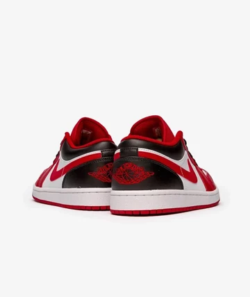 Jordan 1 Low Bulls