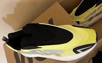 Yeezy 700 MNVN Laceless Phosphor