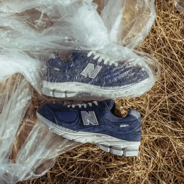 New Balance 2002R Navy Grey