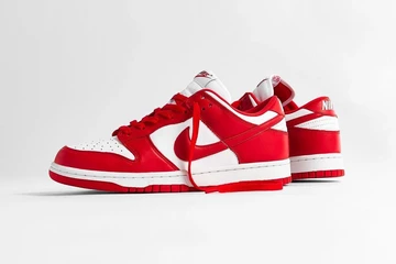 Nike Dunk University Red mit offenen Laces