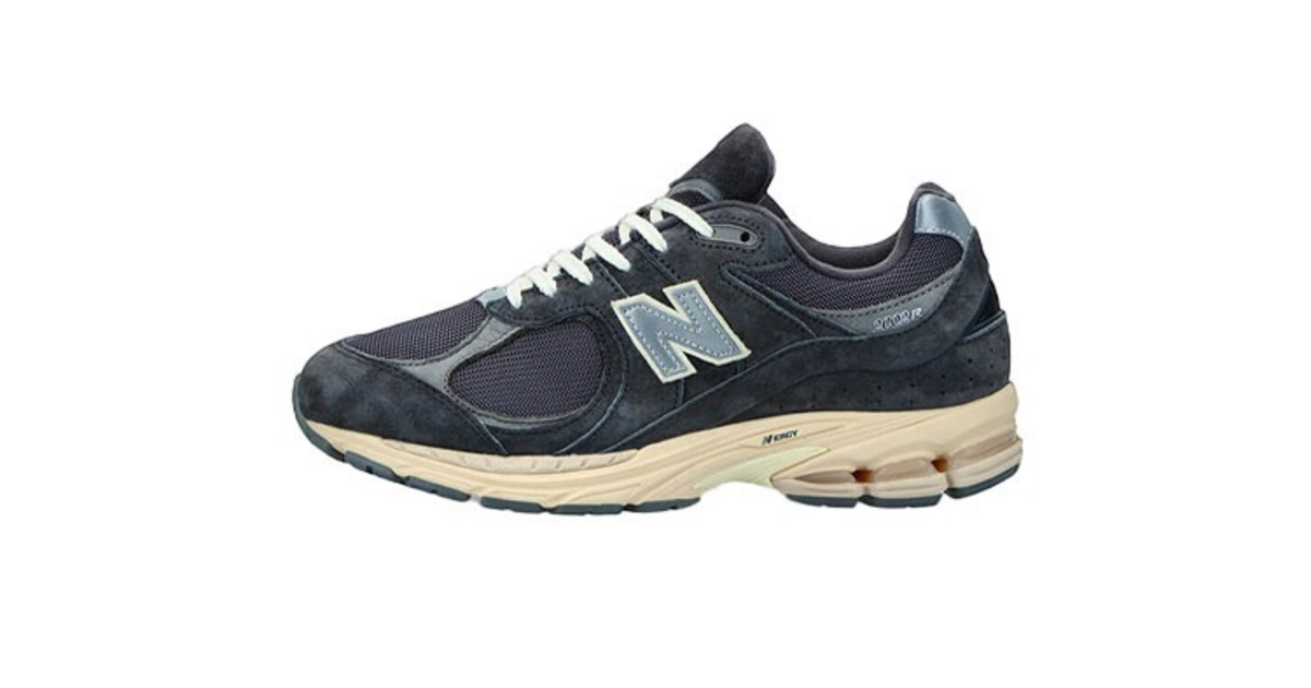 new-balance-2002r-phantom-dead new-balance-2002r-phantom-dead