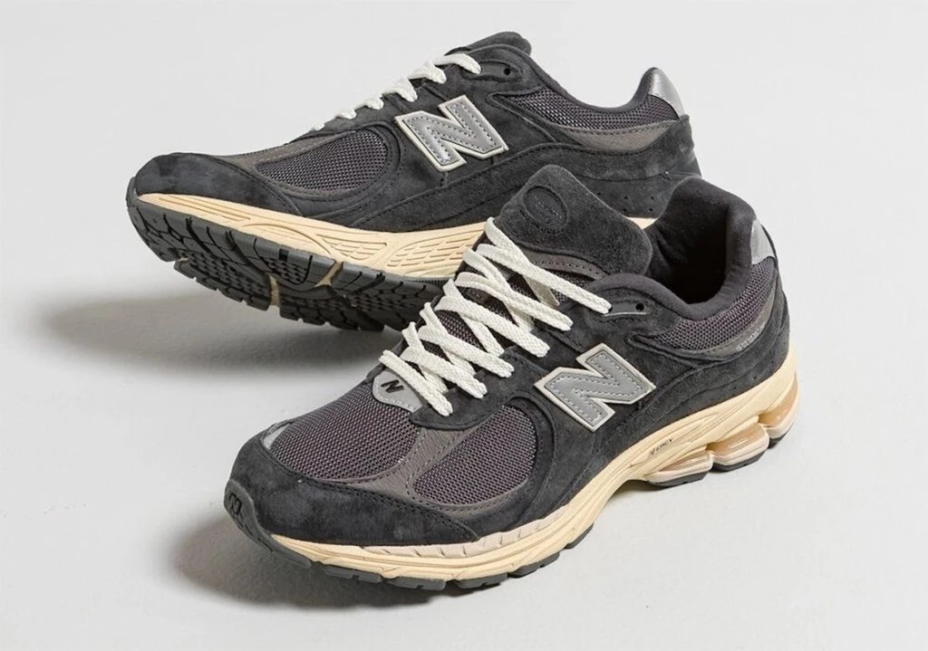 New Balance 　M2002RHOスニーカー　PHANTOM New Balance 『2002R “Phantom/Magnet”』が国内7月13日に再販
