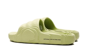 adidas Adilette 22 - alle Infos zur neuen Silhouette