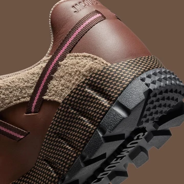 Jacquemus Nike Air Humara Ale Brown