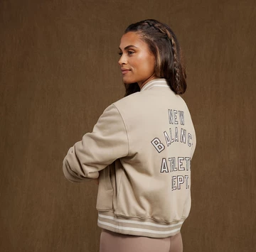 Sydney McLaughlin New Balance 9060 Lookbook von Hinten