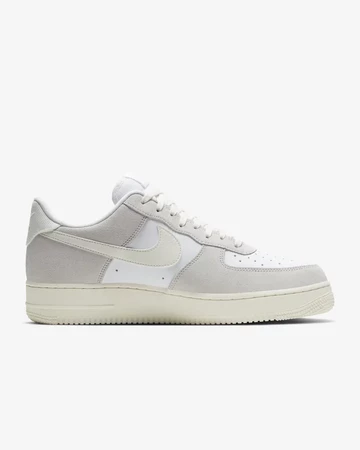 Nike Air Force 1 Platinum Tint Außenseite