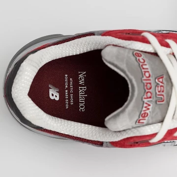 New Balance 990 V3 Scarlet