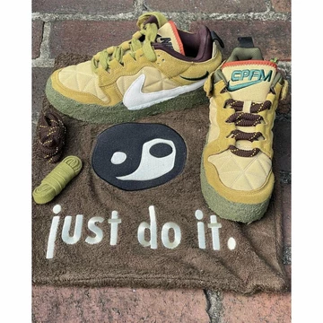 Cactus Plant Flea Market Dunk - official pictures