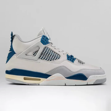 Nike Air Jordan 4 Military Blue Foto vom Schuh aus 2012