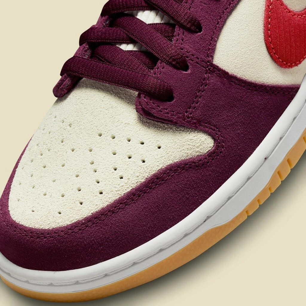 Skate Like a Girl Nike SB Dunk Low DX4589-600 | Dead Stock