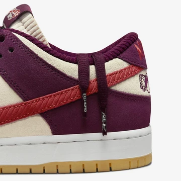 Skate Like a Girl Nike SB Dunk