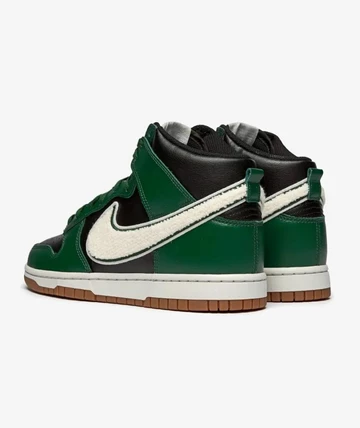 Dunk High Chenille Swoosh George Green
