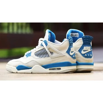 Nike Air Jordan 4 Military Blue Foto aus 2012