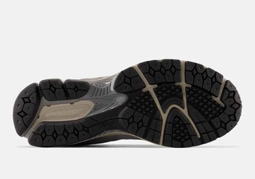 New Balance 2002R Grey Pocket