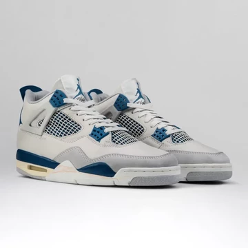 Nike Air Jordan 4 Military Blue Foto vom Schuh aus 2012