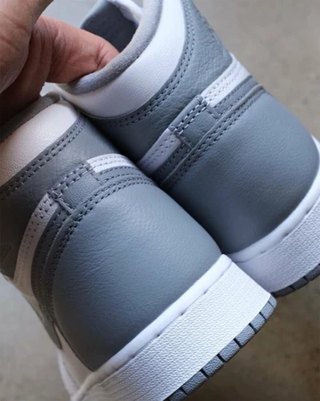 Nike Air Jordan 1 High OG Stealth