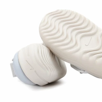 Nike Offline Phantom